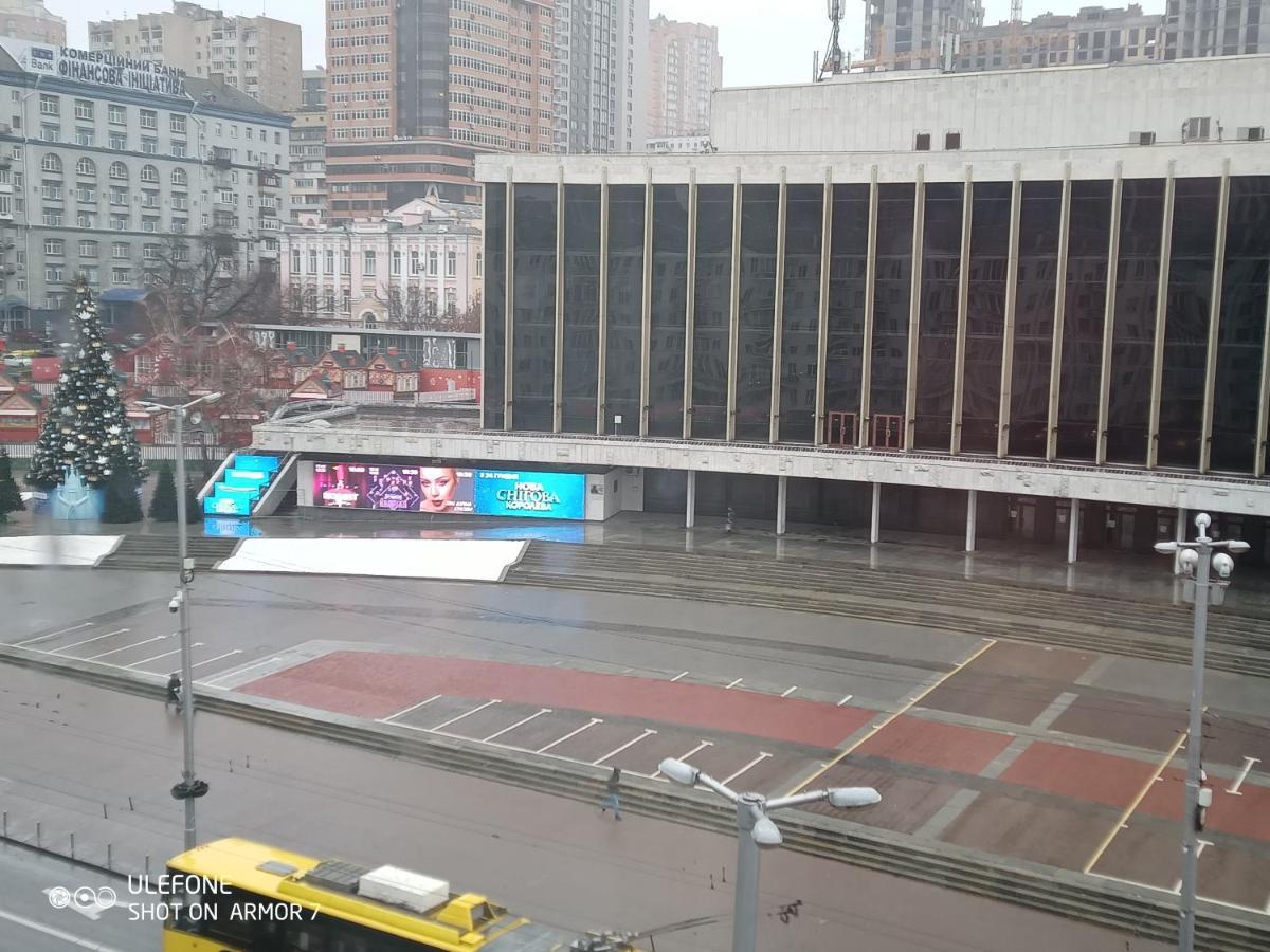 Двухкомнатная Квартира С Видом На Дворец Украина Kiev Exteriör bild